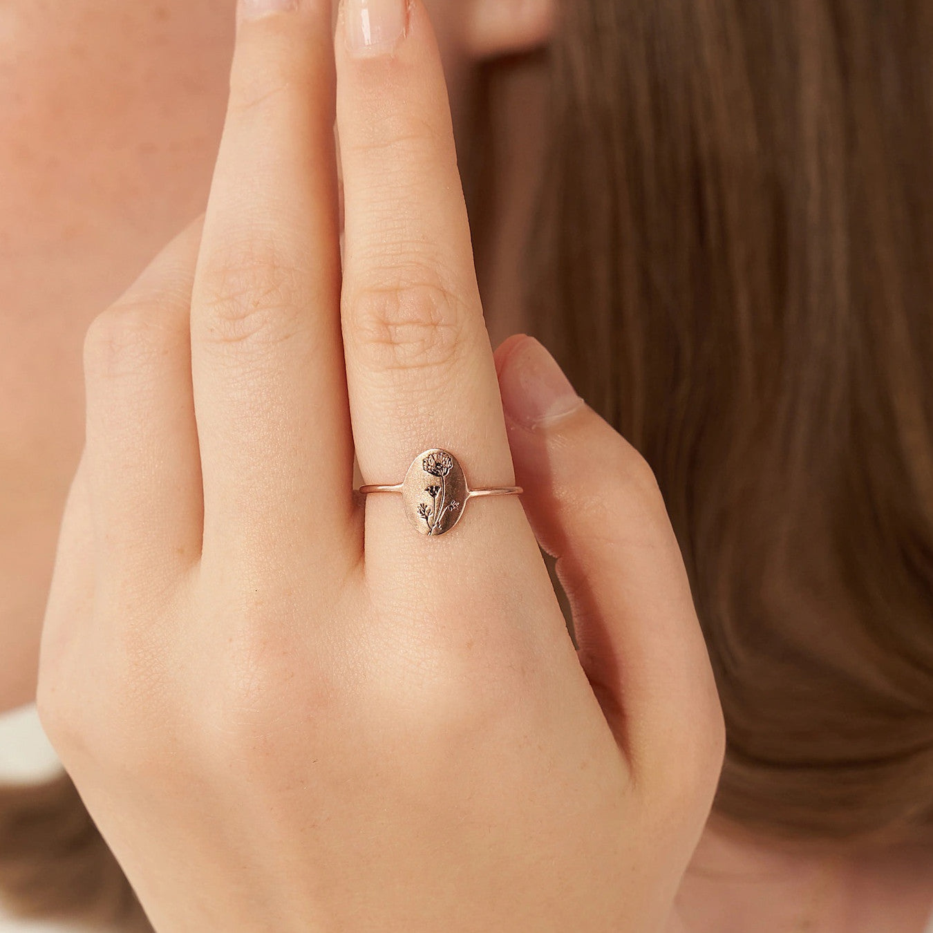 Birth Flower Engraved Ring ROSE GOLD